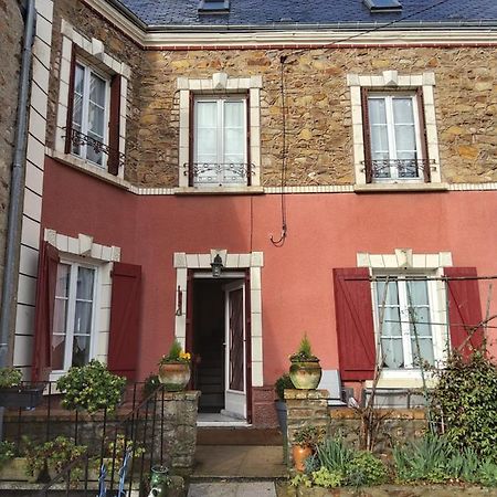 La Villa D Iska Souge-le-Ganelon Exterior photo